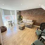 Merchants Quarters - Othala - Stunning With Harbour And Sea Views - Free Roof Terrace With Sea And Harbour View And Location To Beaches Amenities Restaurants And Harbour Feriehus Scarborough