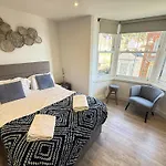 Merchants Quarters - Othala - Stunning With Harbour And Sea Views - Free Roof Terrace With Sea And Harbour View And Location To Beaches Amenities Restaurants And Harbour * Scarborough