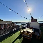 Merchants Quarters - Othala - Stunning With Harbour And Sea Views - Free Roof Terrace With Sea And Harbour View And Location To Beaches Amenities Restaurants And Harbour