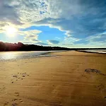 Holiday home Merchants Quarters - Othala - Stunning With Harbour And Sea Views - Free Roof Terrace With Sea And Harbour View And Location To Beaches Amenities Restaurants And Harbour Scarborough