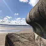 Holiday home Merchants Quarters - Othala - Stunning With Harbour And Sea Views - Free Roof Terrace With Sea And Harbour View And Location To Beaches Amenities Restaurants And Harbour Scarborough