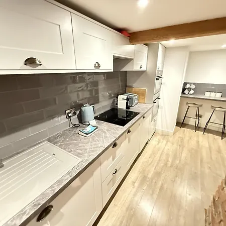 Feriehus Merchants Quarters - Othala - Stunning With Harbour And Sea Views, Roof Terrace And Location To Amenities