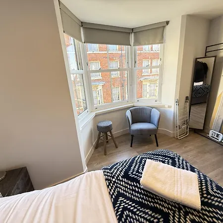 Merchants Quarters - Othala - Stunning With Harbour And Sea Views - Free Roof Terrace With Sea And Harbour View And Location To Beaches Amenities Restaurants And Harbour Dom wakacyjny