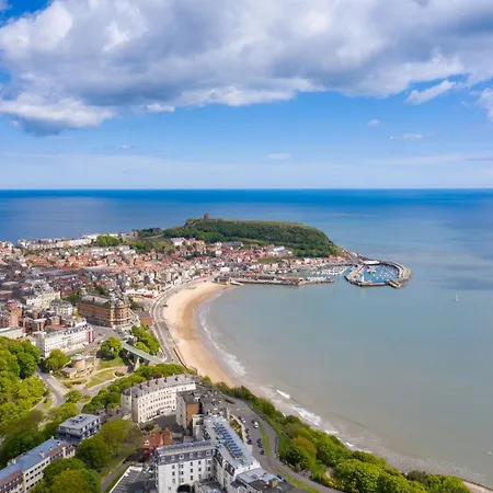 Merchants Quarters - Othala - Stunning With Harbour And Sea Views, Roof Terrace And Location To Amenities Scarborough