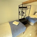 펜션 Merchants Quarters - Othala - Stunning With Harbour And Sea Views - Free Roof Terrace With Sea And Harbour View And Location To Beaches Amenities Restaurants And Harbour
