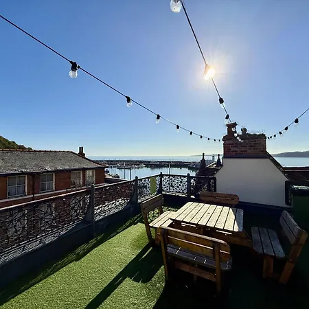 Merchants Quarters - Othala - Stunning With Harbour And Sea Views - Free Roof Terrace With Sea And Harbour View And Location To Beaches Amenities Restaurants And Harbour
